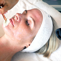 Feuchtigkeitsspendende Gesichtsbehandlung von LCN Nail & Beauty Lounge